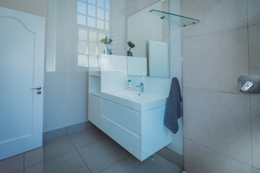 5 Bedroom Property for Sale in Glenwood Western Cape